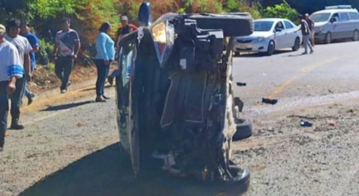 Exceso de velocidad habría sido causa de volcadura de automóvil en Curahuasi